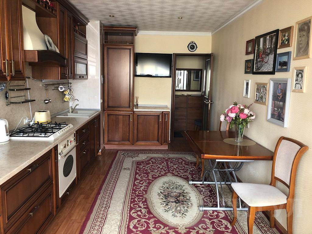 трехкомнатная квартираСЖМ, район Комарова Фото 30