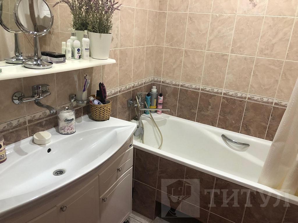 трехкомнатная квартираСЖМ, район Комарова Фото 15