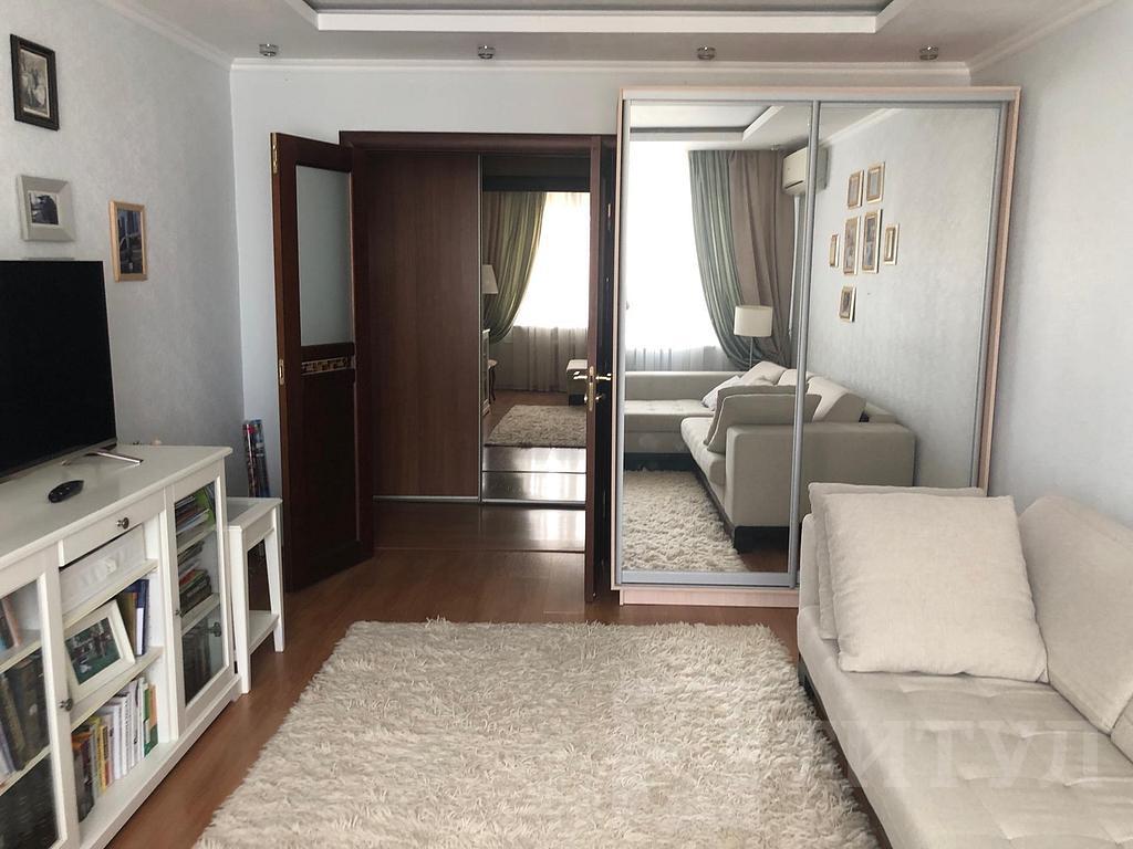 трехкомнатная квартираСЖМ, район Комарова Фото 37