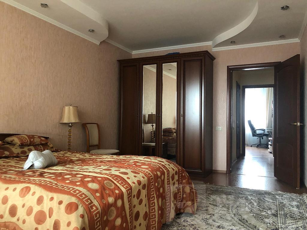 трехкомнатная квартираСЖМ, район Комарова Фото 52