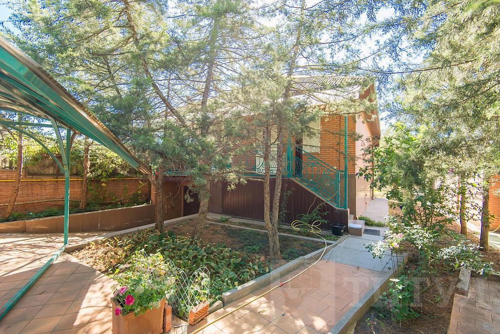 трехкомнатный домрайон  Фото 1