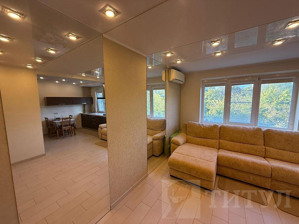 трехкомнатная квартира, район  Фото 3