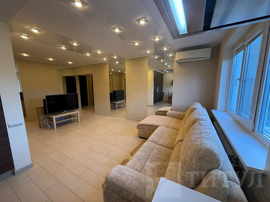 трехкомнатная квартира, район  Фото 1