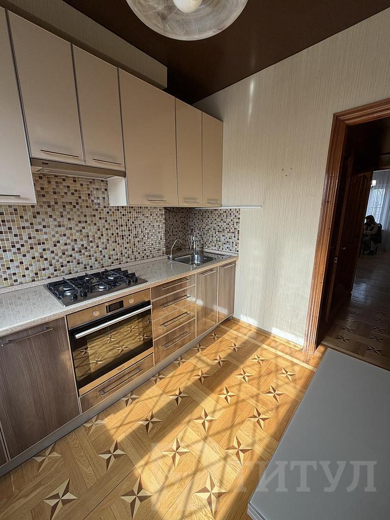 четырехкомнатная квартира, район  Фото 22