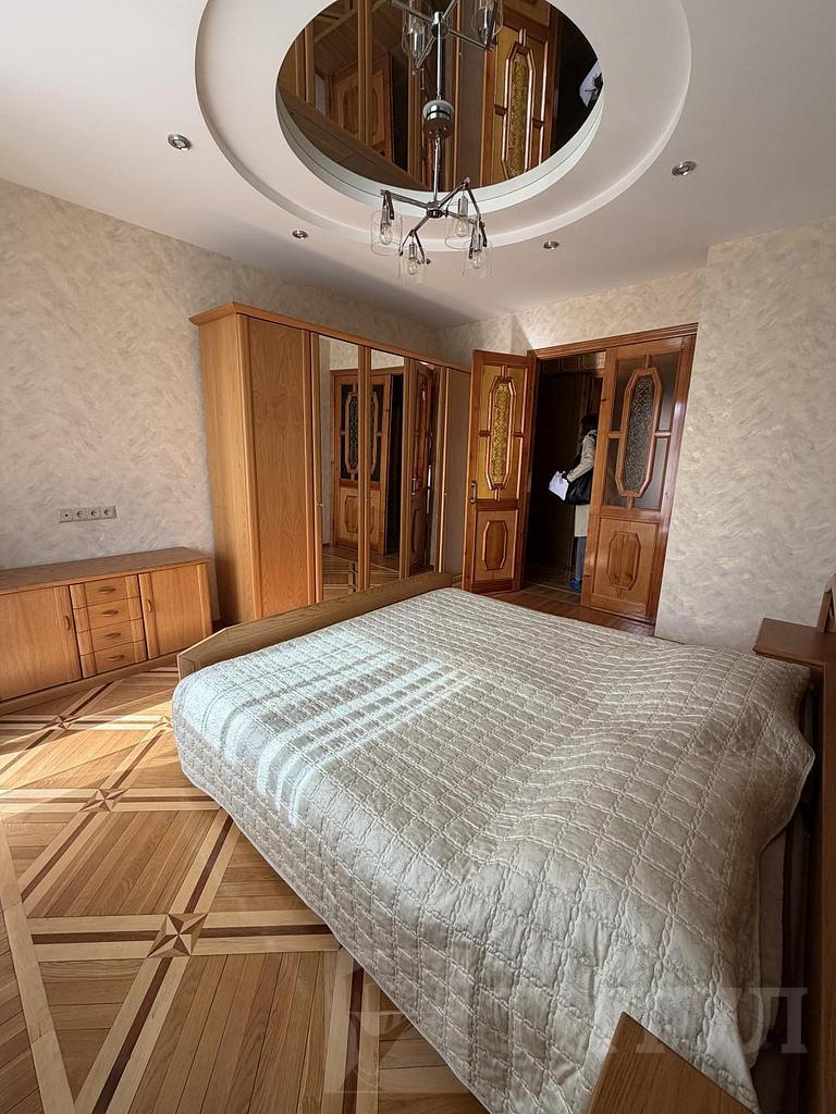 четырехкомнатная квартира, район  Фото 17